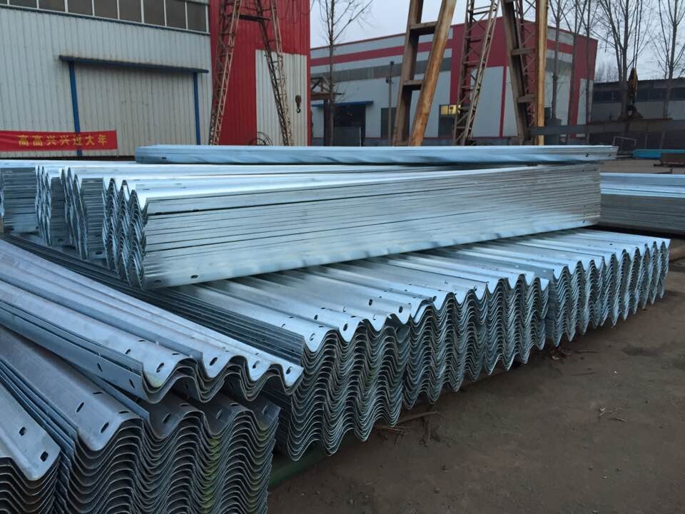 波形護(hù)欄板制作流程是怎么樣的？