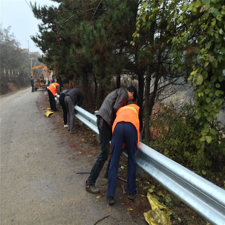 波形護(hù)欄立柱最常用的幾種安裝方法有哪些？